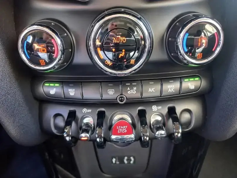 MINI 3 Portas Cooper D 21