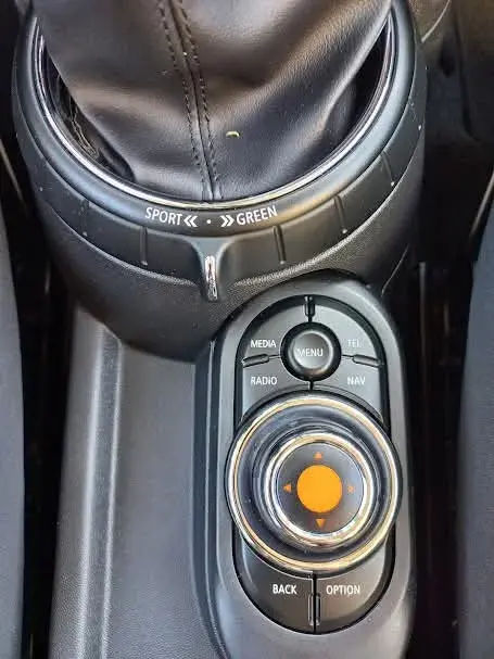 MINI 3 Portas Cooper D 23