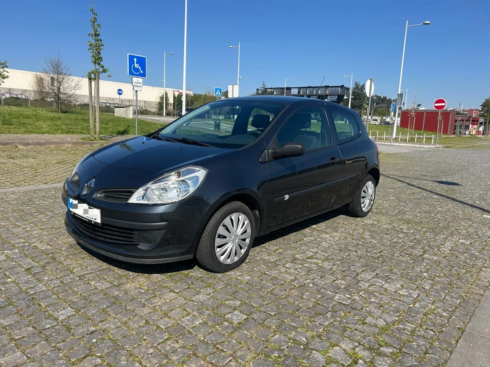 Renault Clio 1.2 16V Confort 2