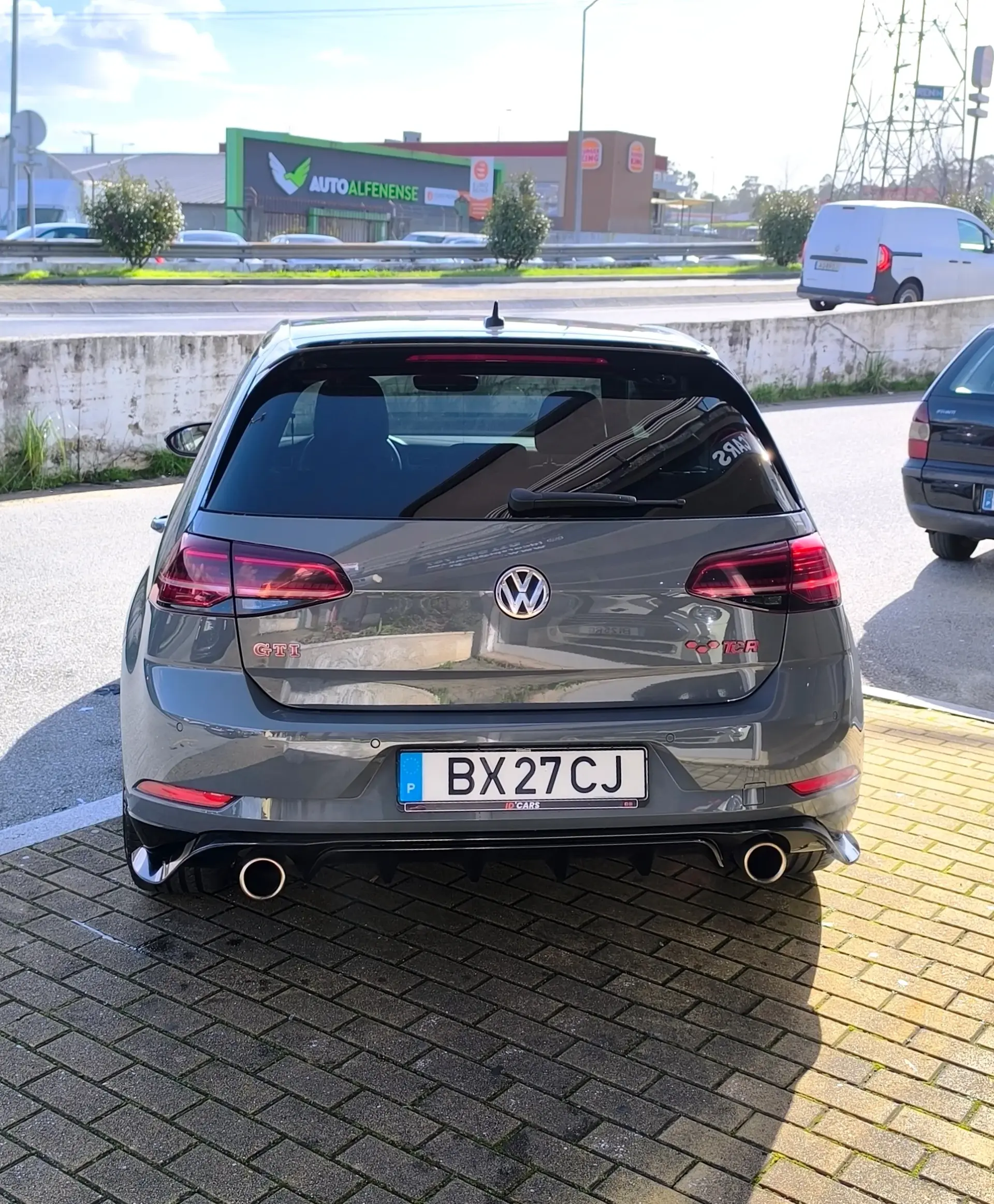 Volkswagen Golf 2.0 TSI TCR DSG 8