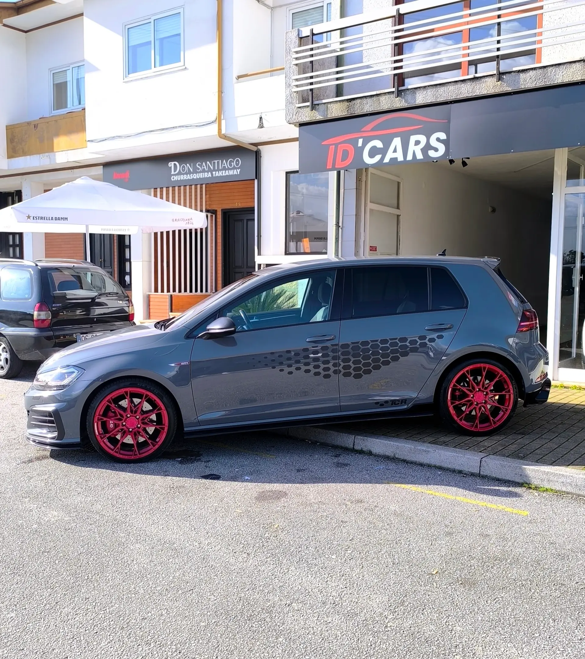 Volkswagen Golf 2.0 TSI TCR DSG 12
