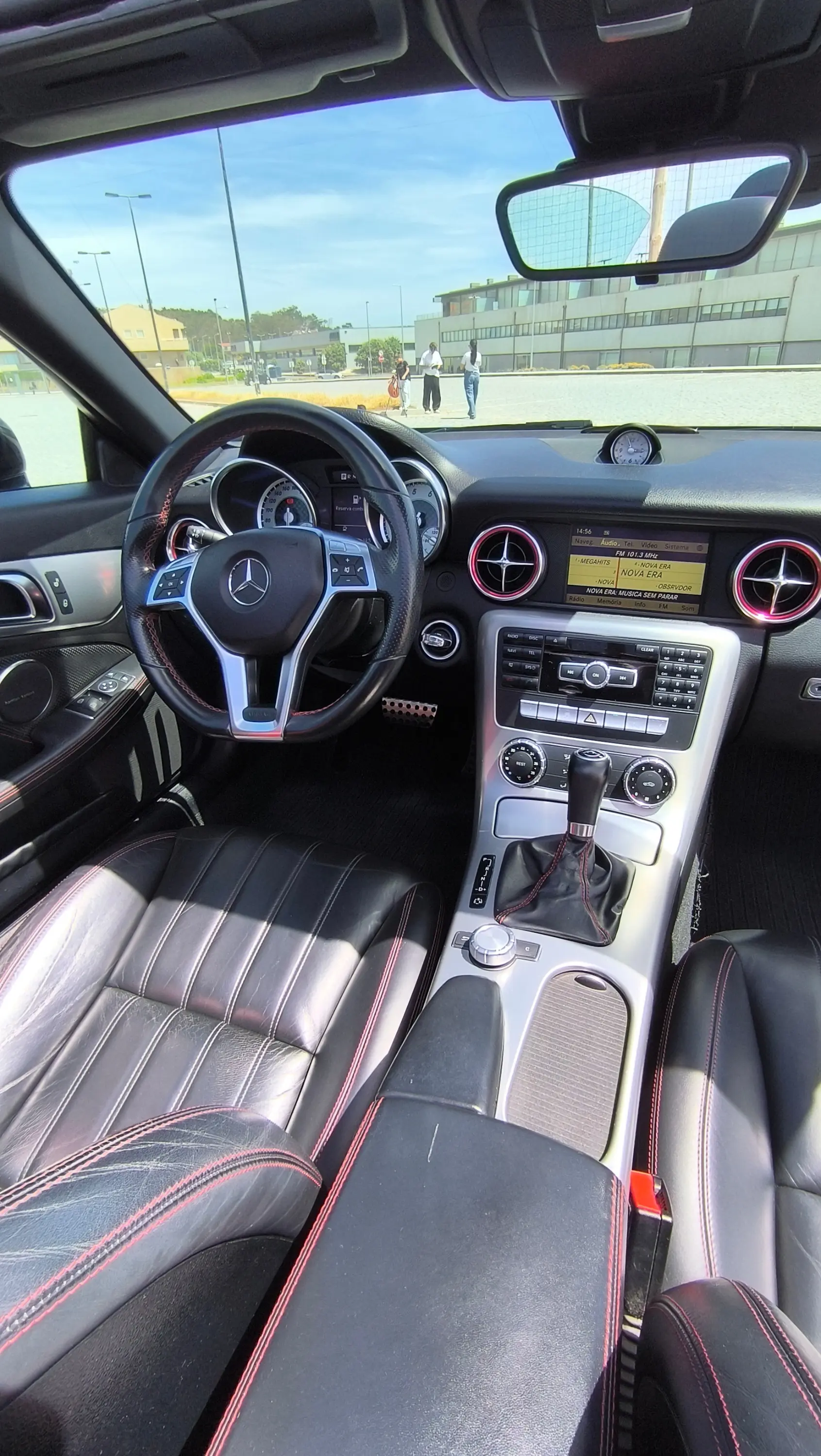 Mercedes-Benz SLK 250 (BlueEFFICIENCY) 7G-TRONIC 24
