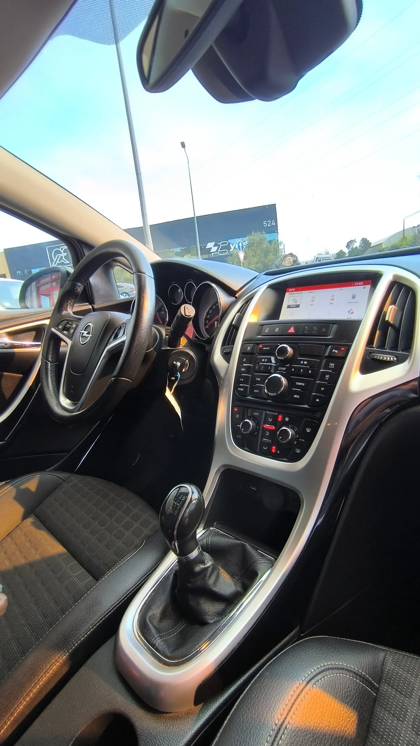 Opel Astra GTC 1.7 CDTI DPF Cosmo 17