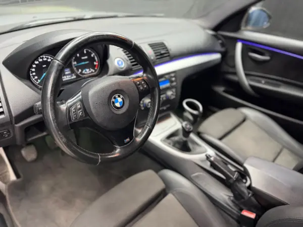 BMW 123 d Limited Edition Lifestyle c/ M Sport Pack 10