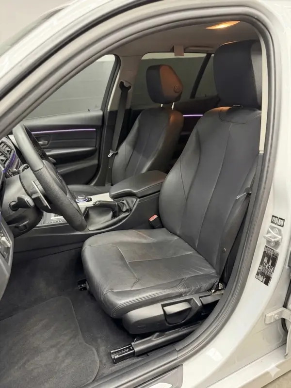 BMW 318 d Aut. 14