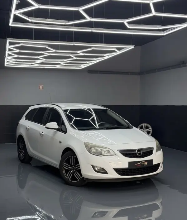 Opel Astra Sports Tourer 1.3 CDTI DPF Sports Tourer Edition 2