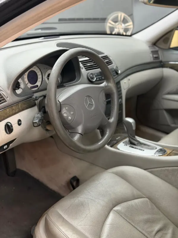 Mercedes-Benz E 270 8