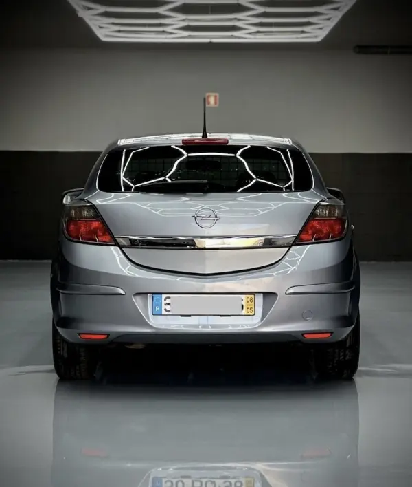 Opel Astra GTC 4