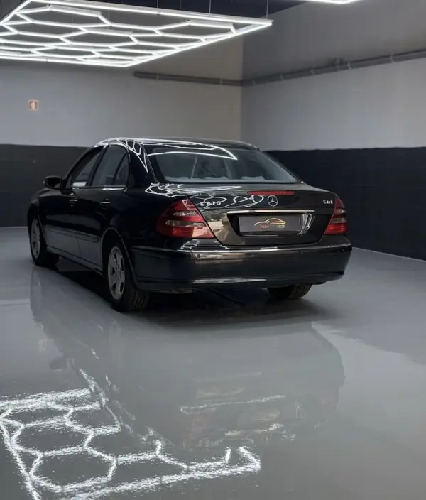 Mercedes-Benz E 270 6