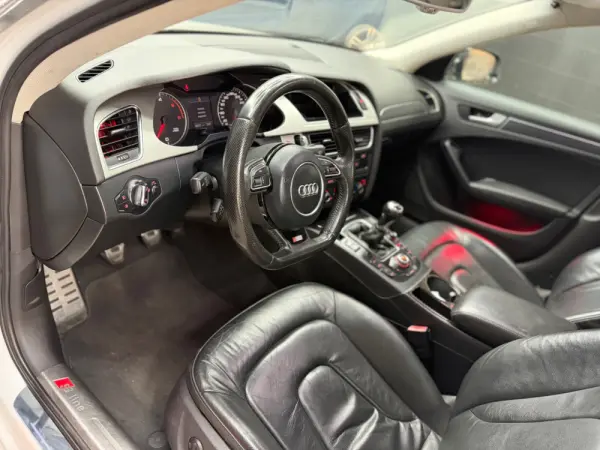 Audi A4 2.0 TDI S-line 7