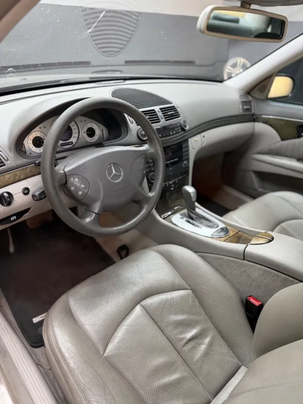Mercedes-Benz E 270 9