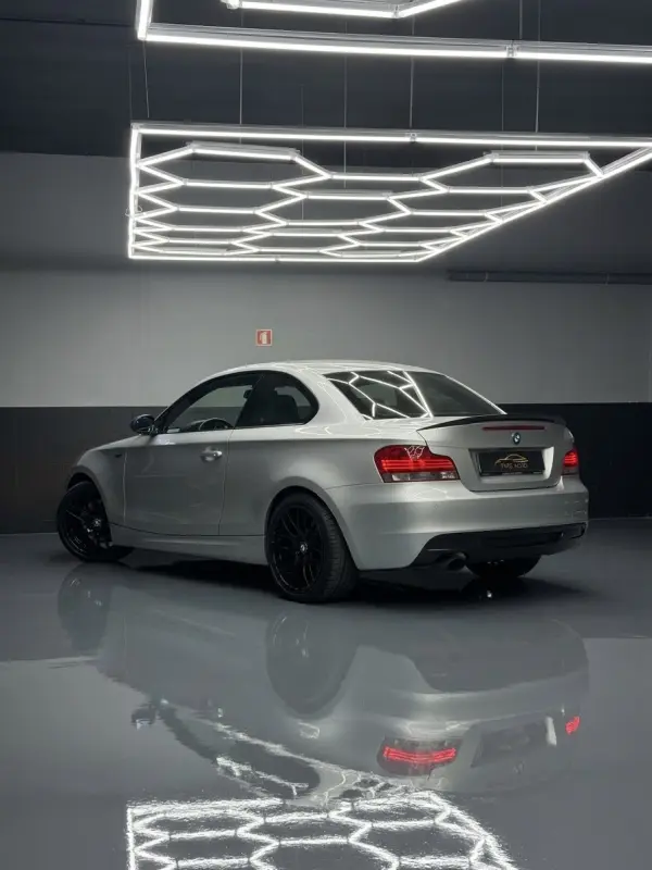 BMW 123 d Limited Edition Lifestyle c/ M Sport Pack 7