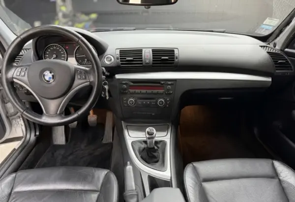 BMW 118 d Line Sport 6