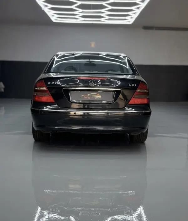 Mercedes-Benz E 270 4
