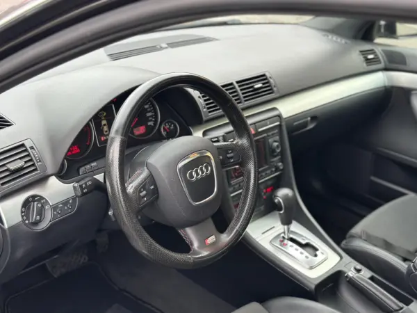 Audi A4 Avant 2.0 TDi Multitronic 9