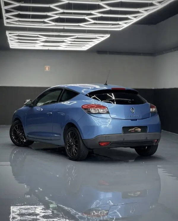 Renault Mégane Coupe Energy dCi 130 FAP Start & Stop Bose Edition 4