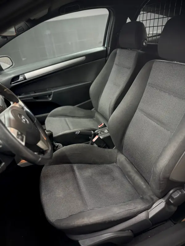 Opel Astra GTC 7