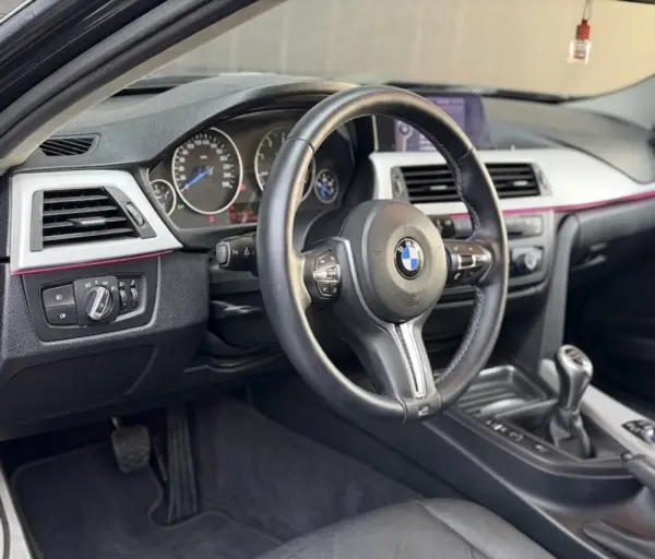 BMW 320 d 8