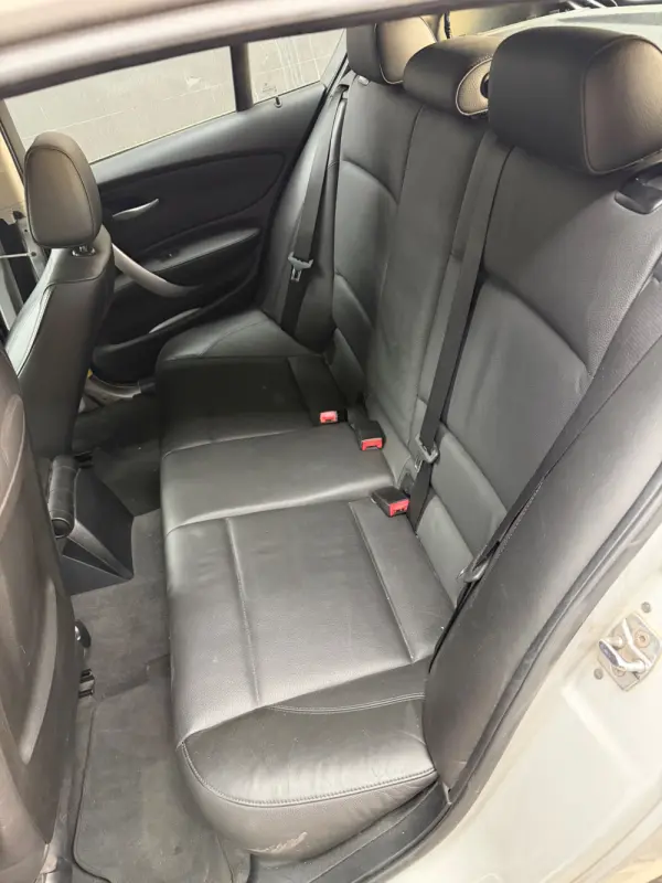 BMW 118 d Line Sport 8