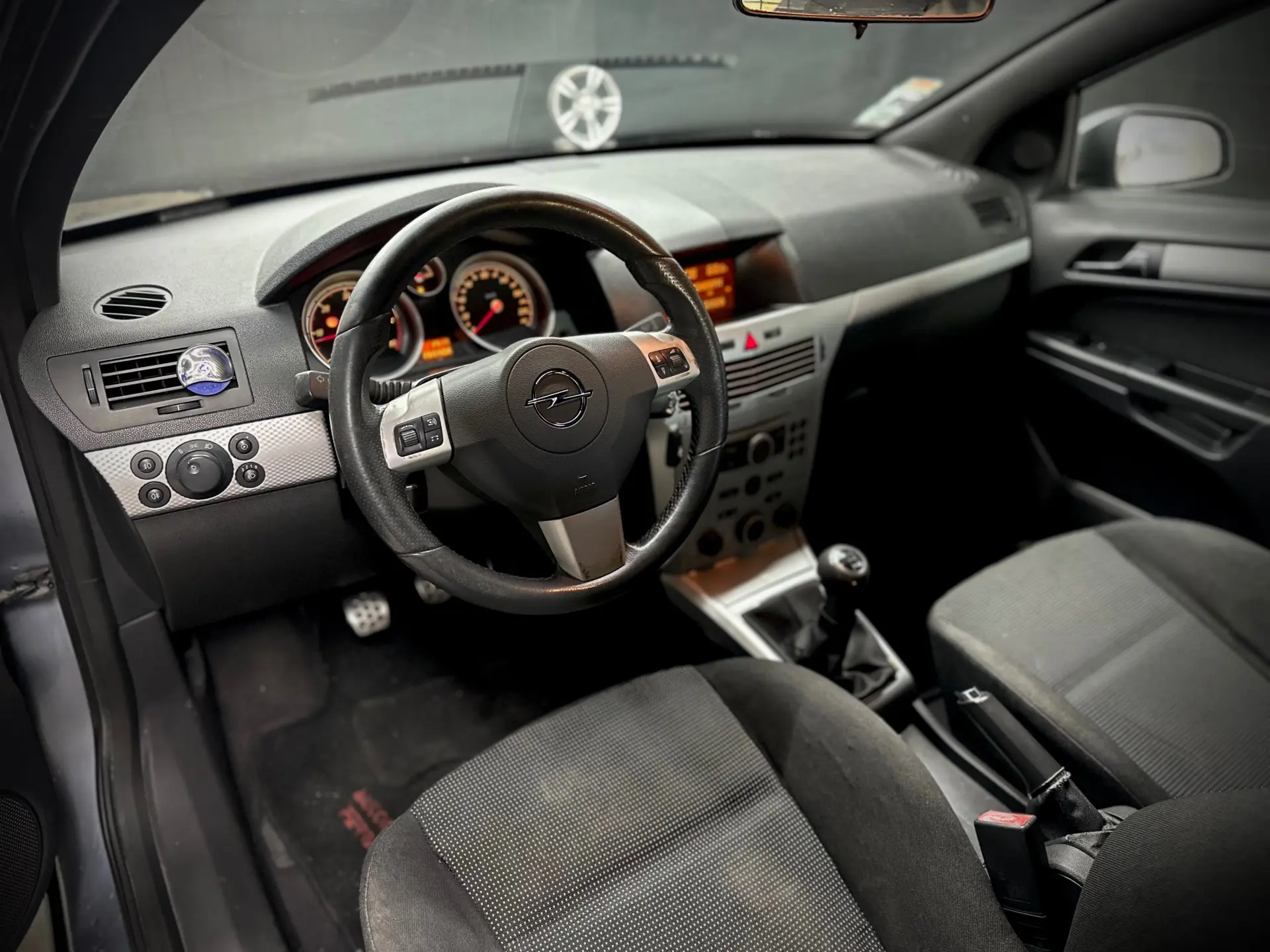 Opel Astra GTC 6