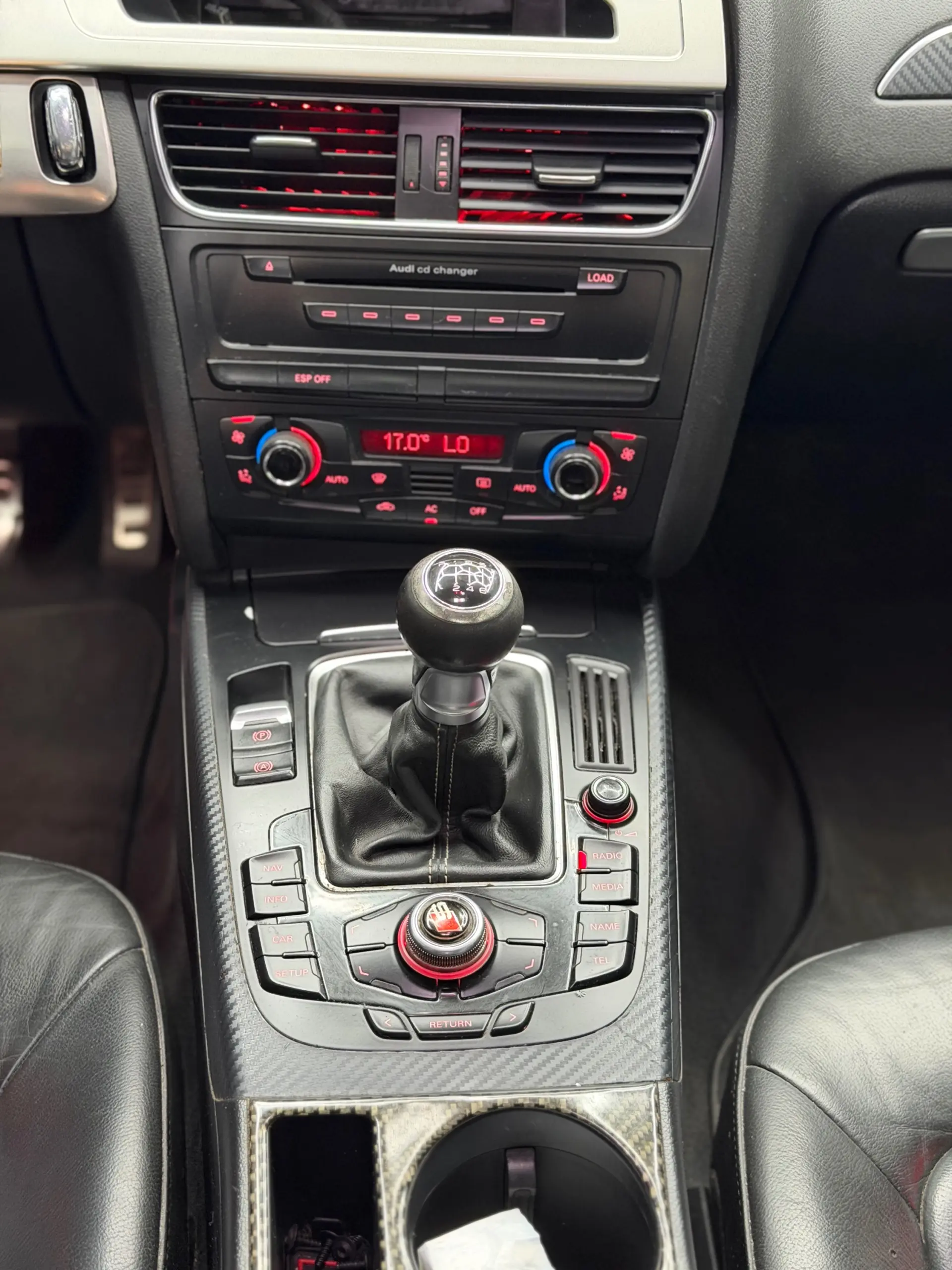 Audi A4 2.0 TDI S-line 9