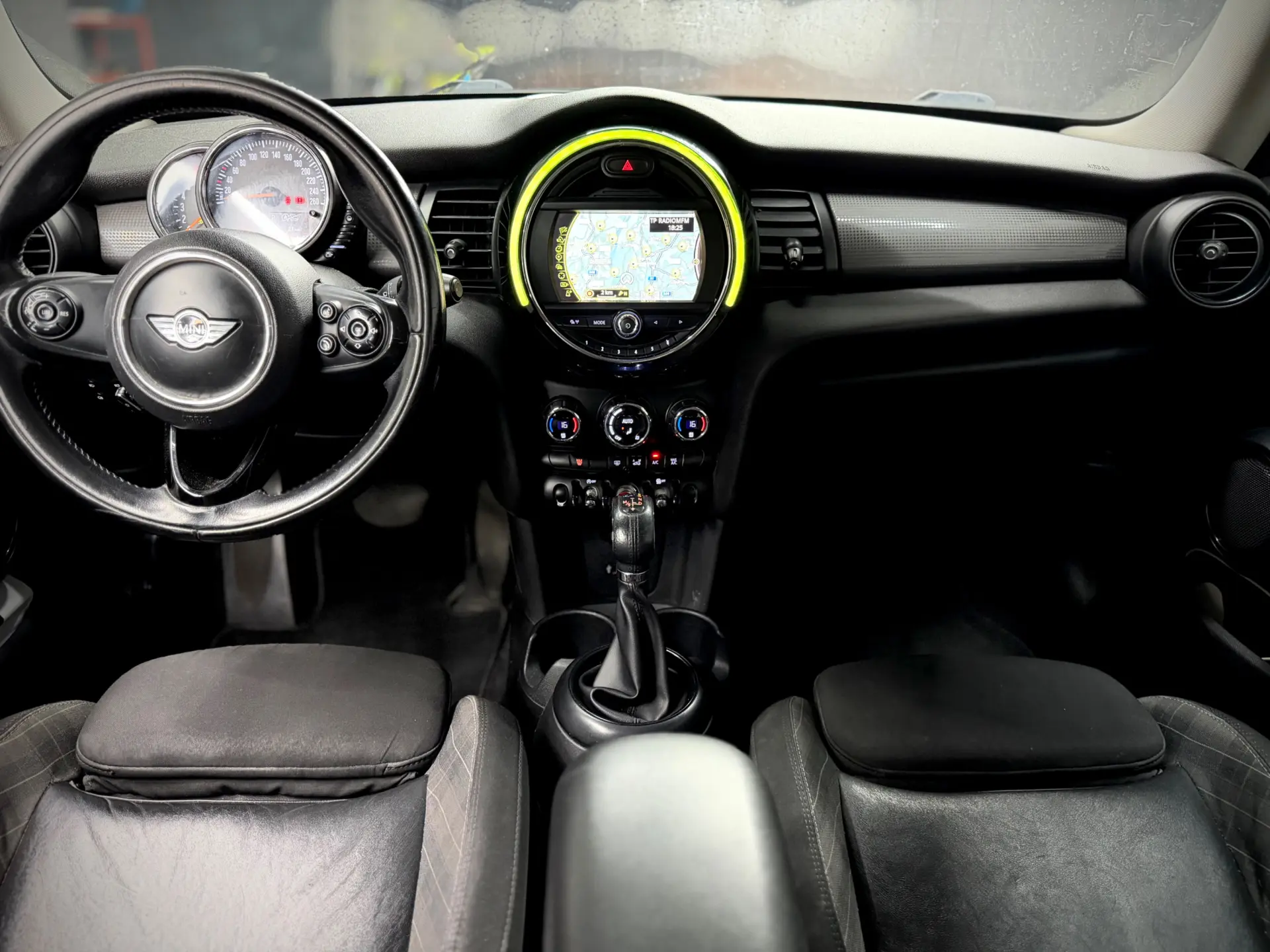 MINI 3 Portas Cooper D Auto 8