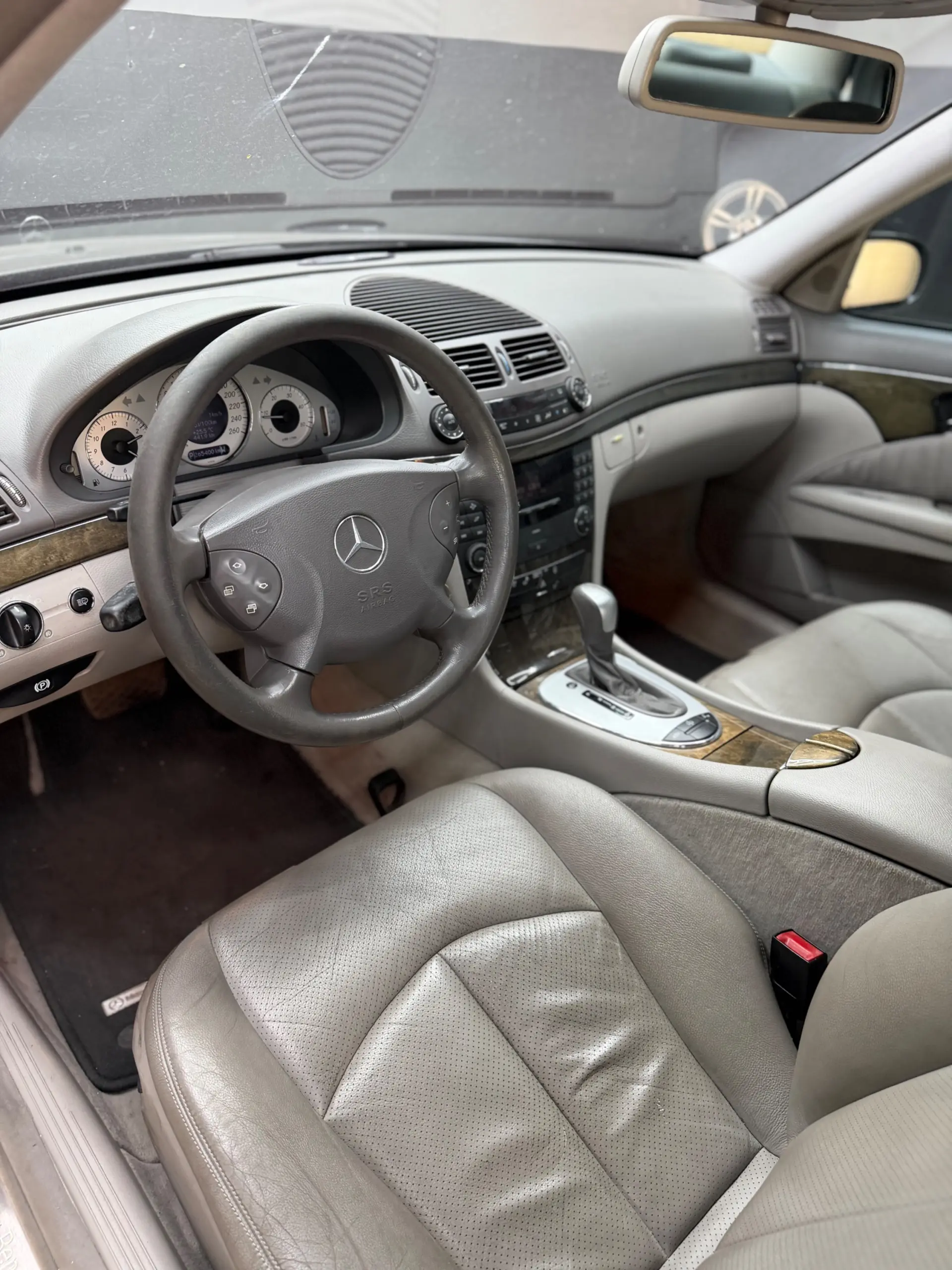Mercedes-Benz E 270 9