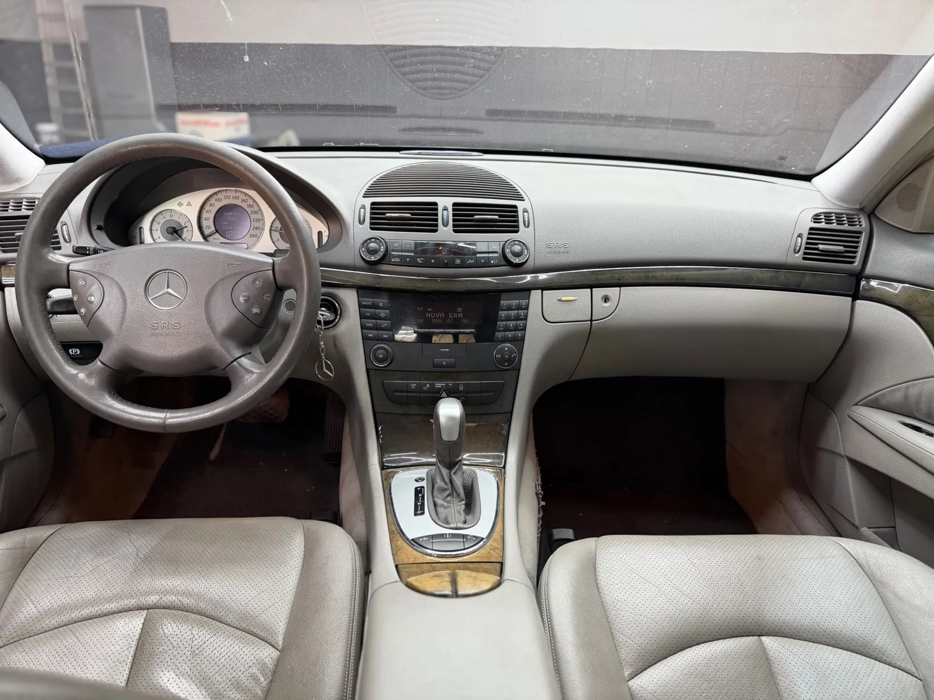 Mercedes-Benz E 270 7