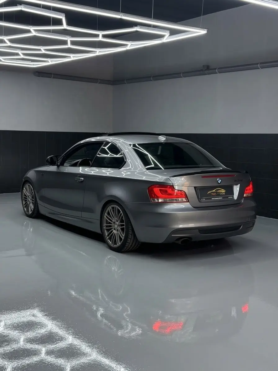BMW 123 d 6