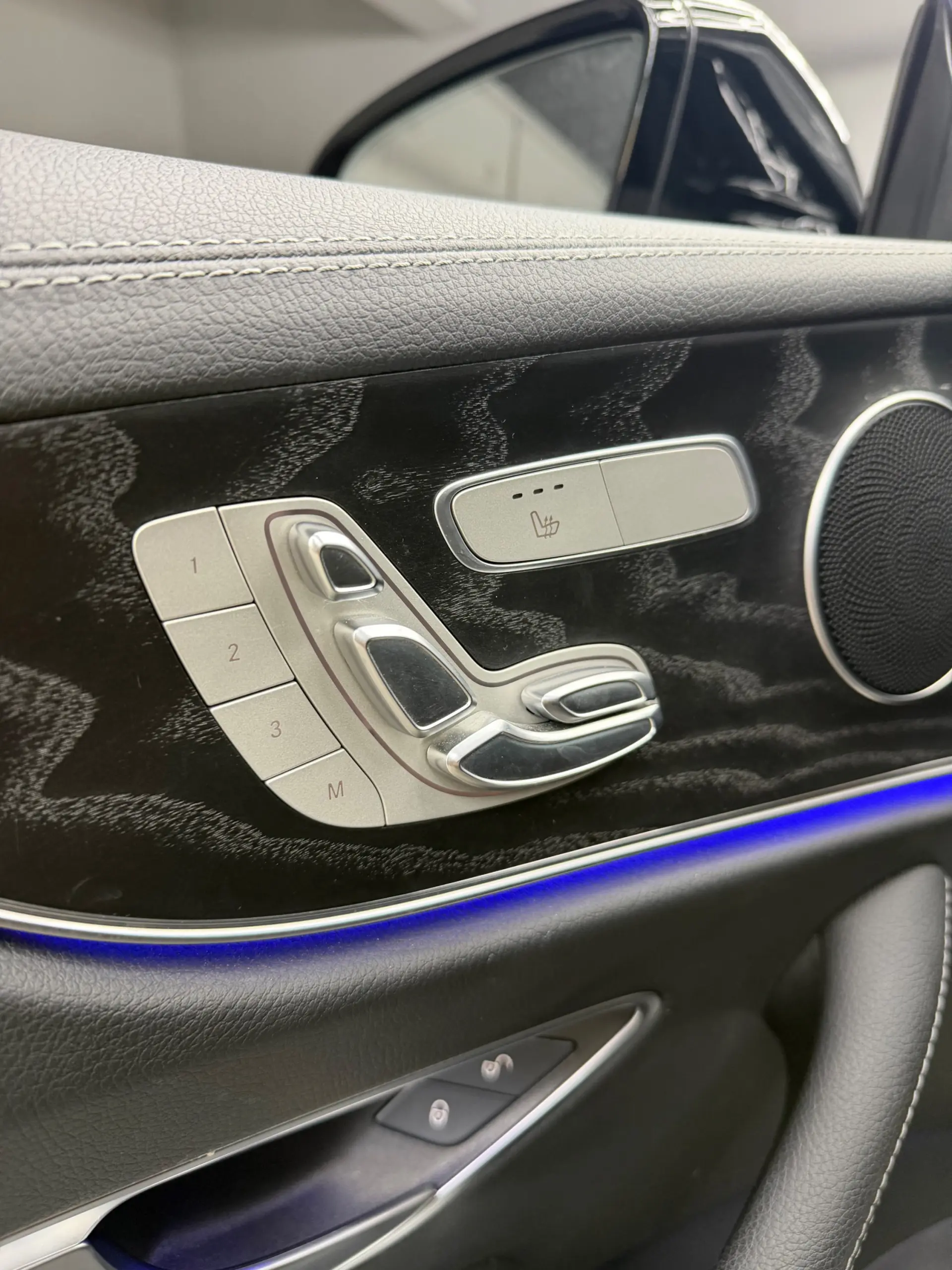 Mercedes-Benz E 300 d AMG Line Aut. 13