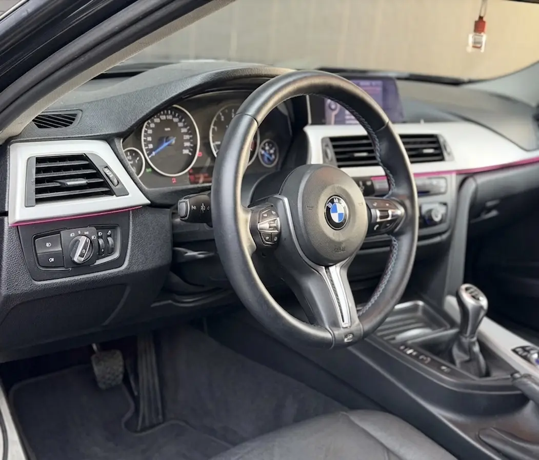 BMW 320 d 8