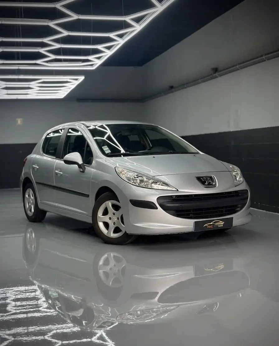 Peugeot 207 1.4 HDi Premium 2