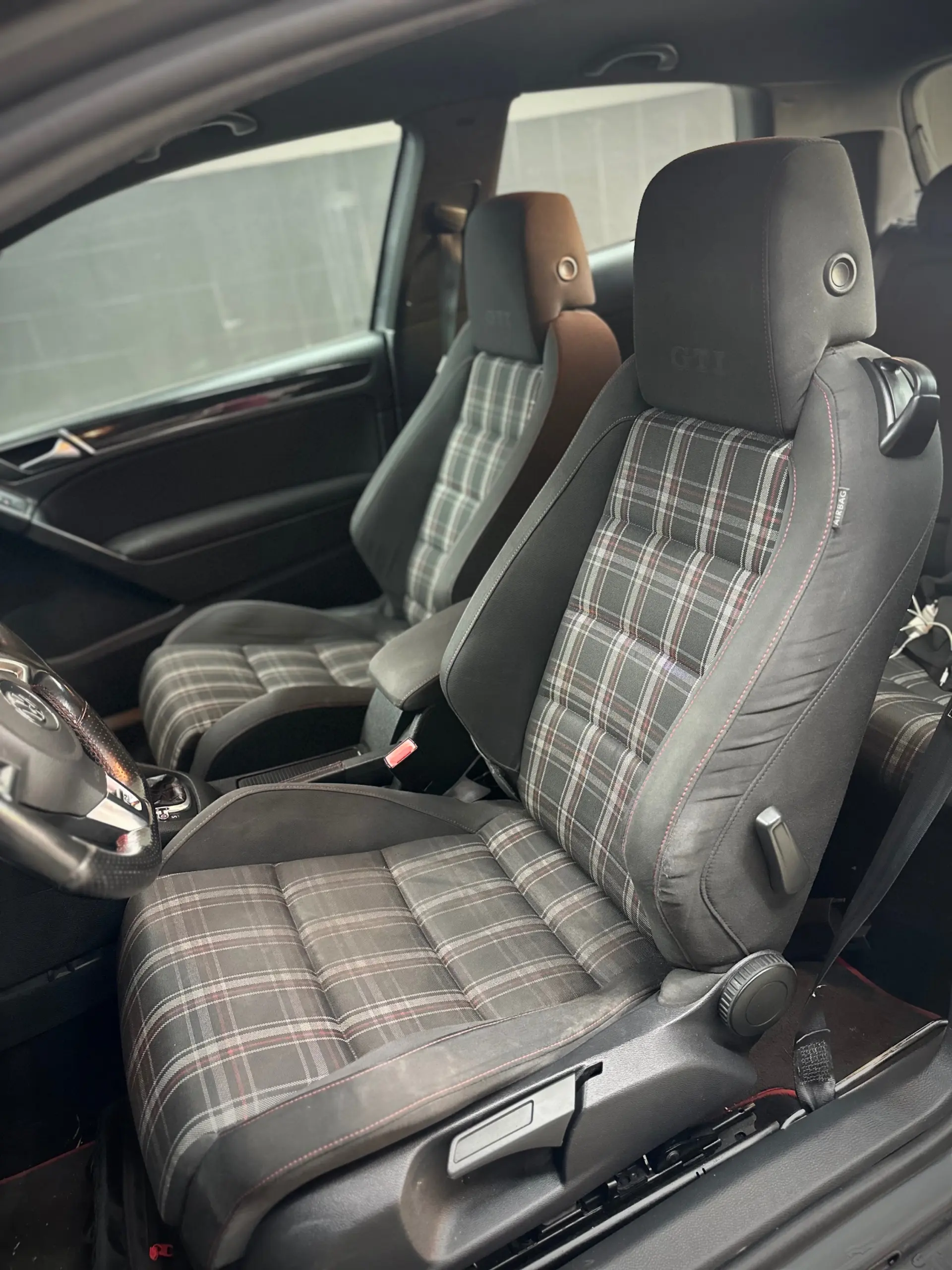 Volkswagen Golf 2.0 GTI DSG 8