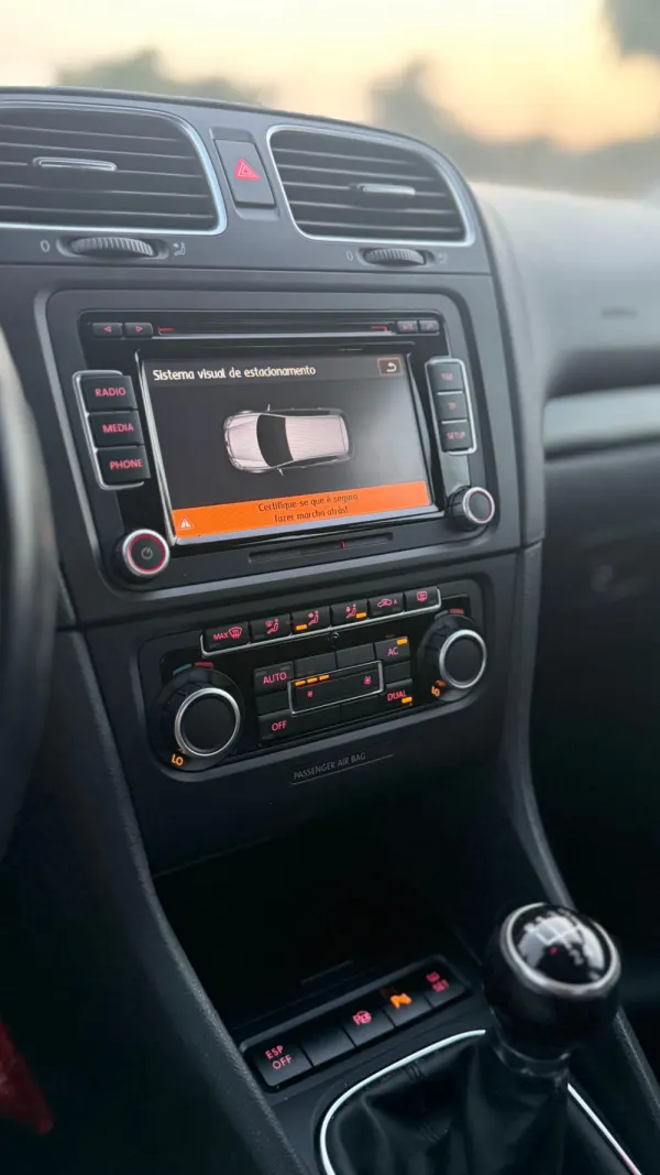 Volkswagen Golf 2.0 TDi Confortline 11