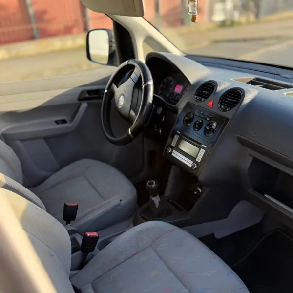 Volkswagen Caddy 1.9 TDi Life 5L 9