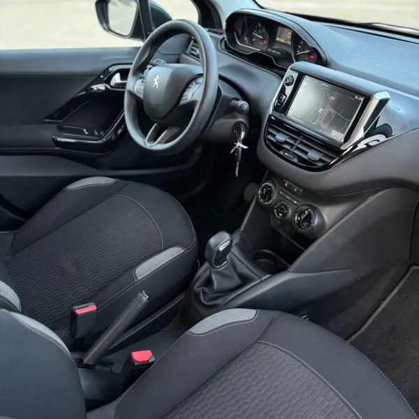 Peugeot 208 1.6 BlueHDi Active 9