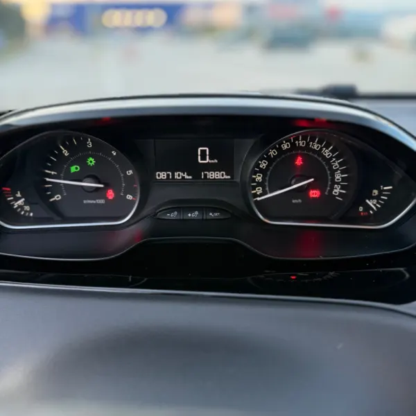 Peugeot 208 1.6 BlueHDi Active 10