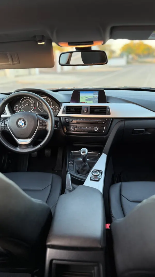 BMW 318 d Touring Line Modern 14