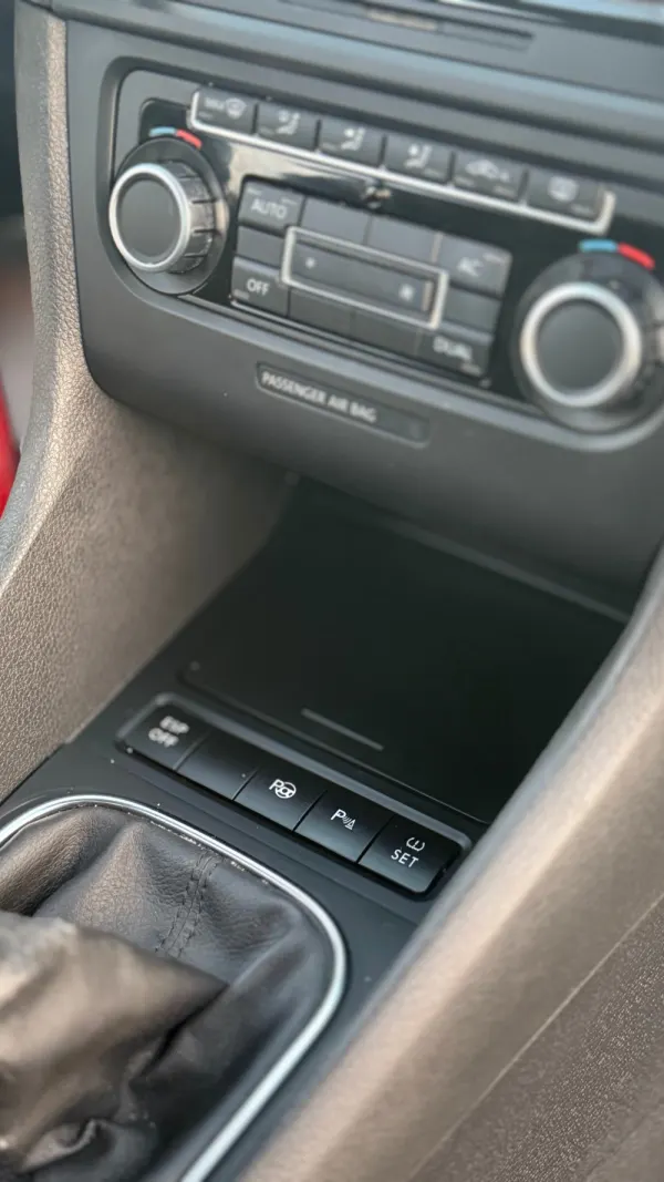 Volkswagen Golf 2.0 TDi Confortline 6