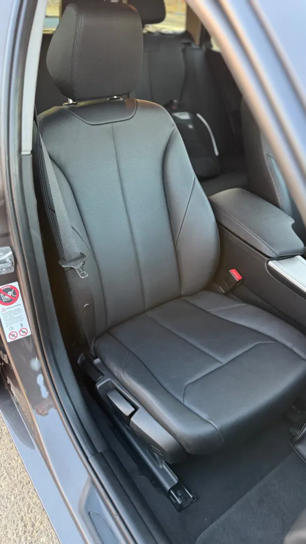 BMW 318 d Touring Line Modern 13