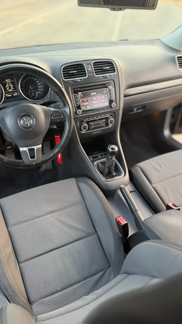 Volkswagen Golf 2.0 TDi Confortline 7