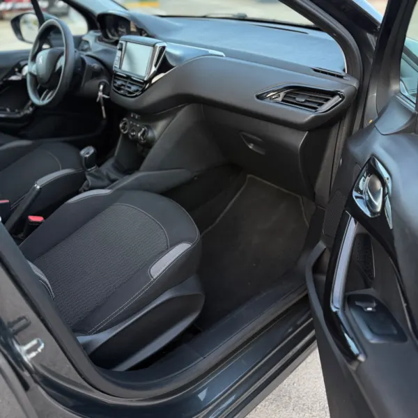 Peugeot 208 1.6 BlueHDi Active 8