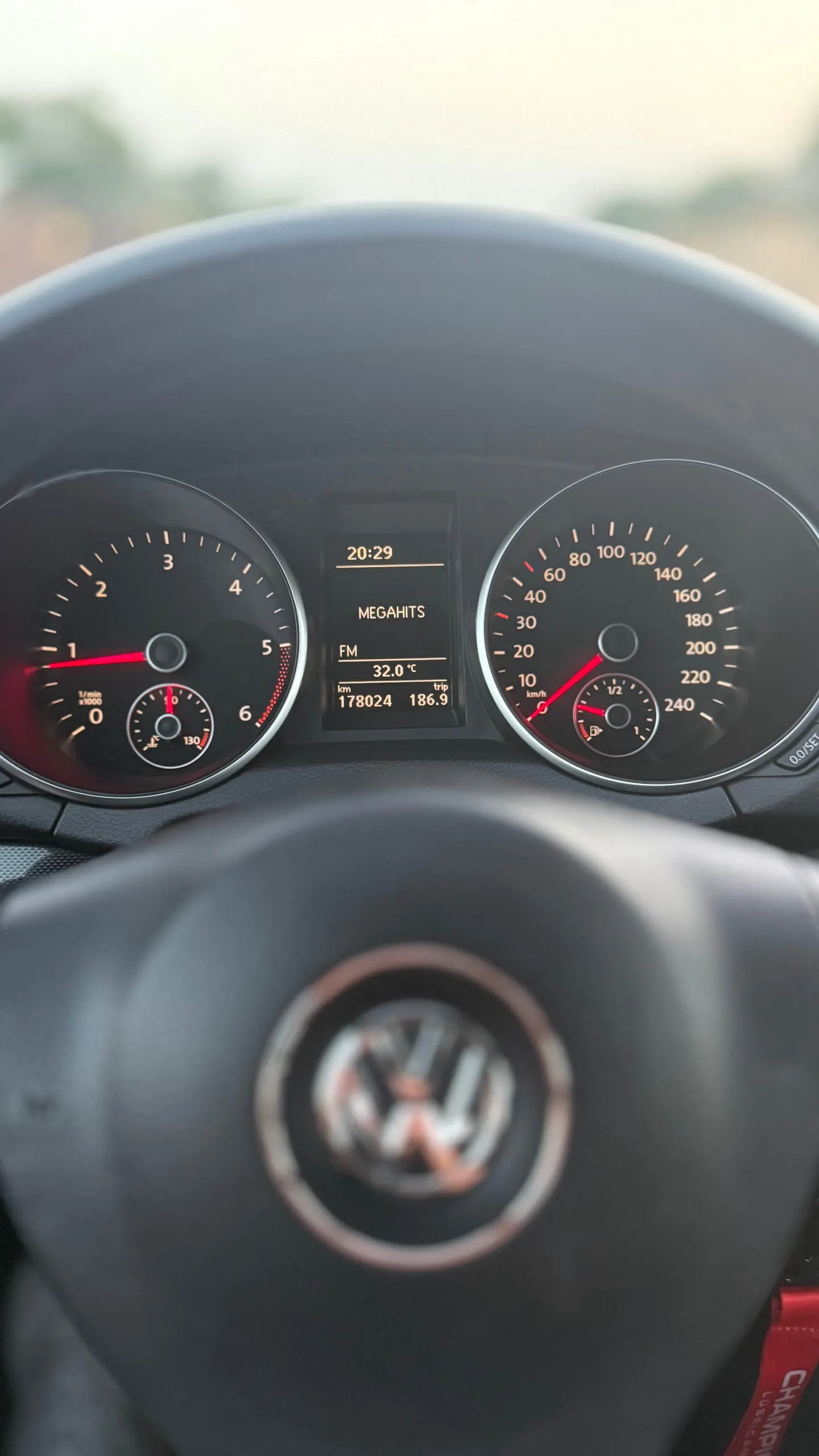 Volkswagen Golf 2.0 TDi Confortline 10