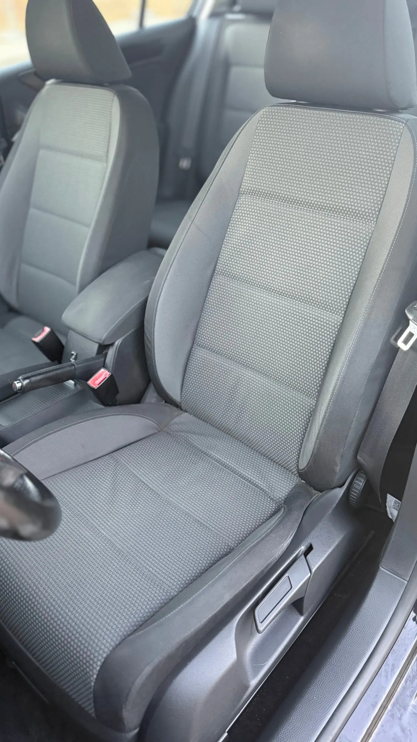 Volkswagen Golf 2.0 TDi Confortline 13