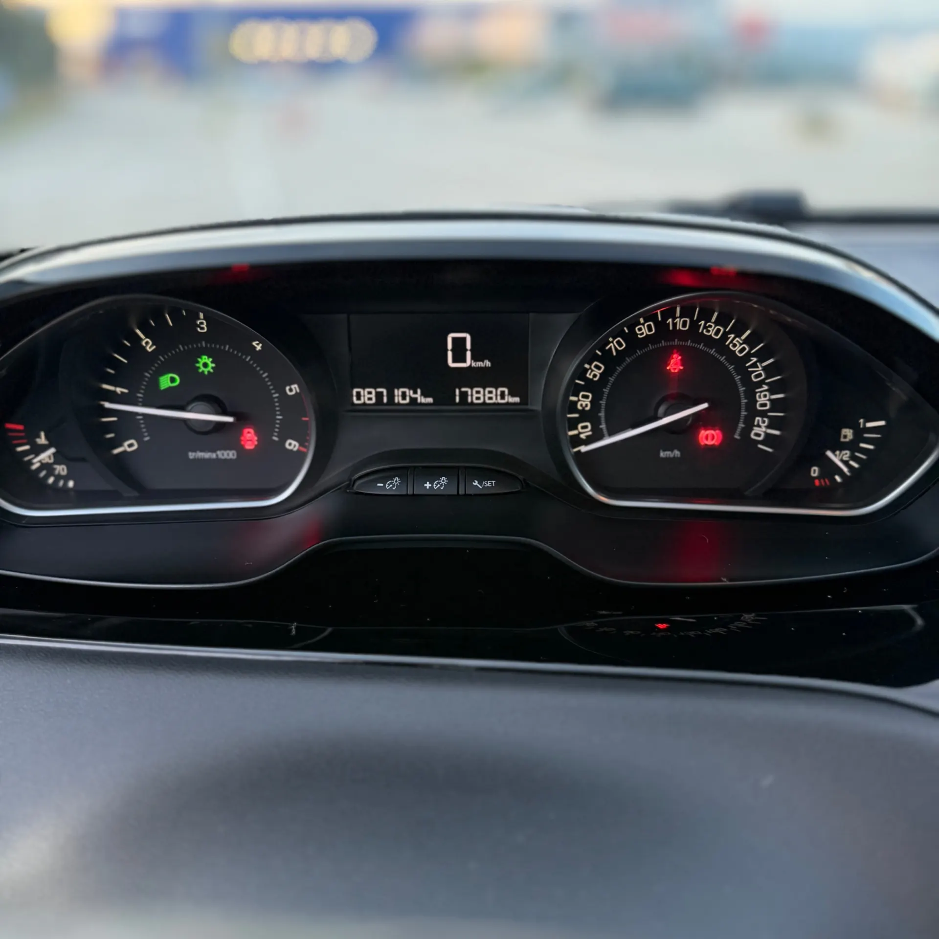 Peugeot 208 1.6 BlueHDi Active 10