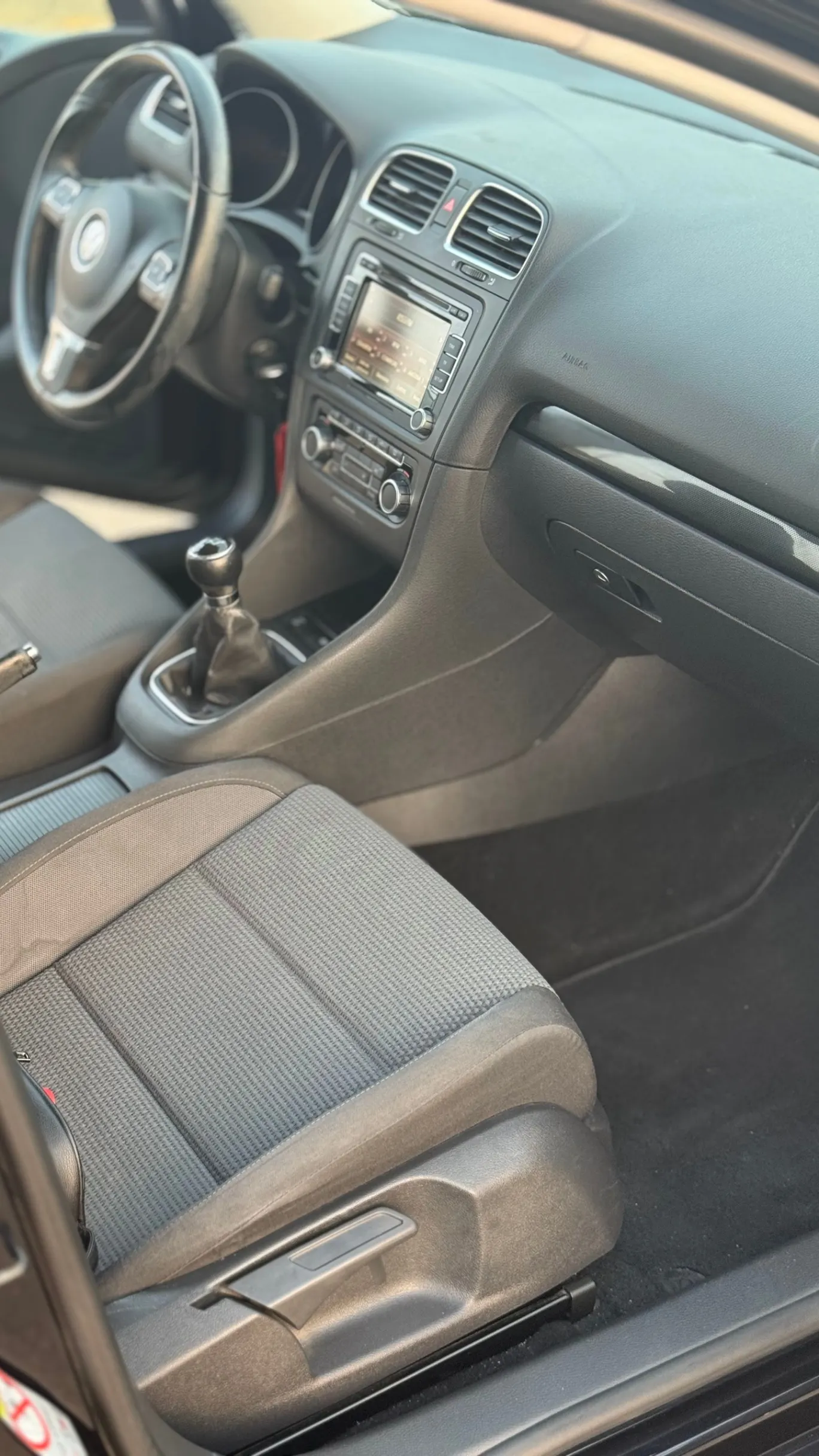 Volkswagen Golf 2.0 TDi Confortline 4