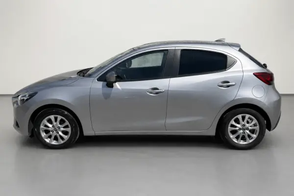 Mazda 2 Outro 2