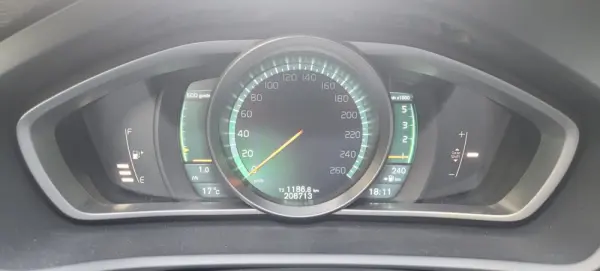 Volvo V40 1.6 D2 R-Design Momentum 15