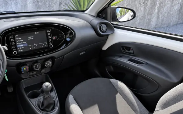 Toyota Aygo X 1.0 Play 9