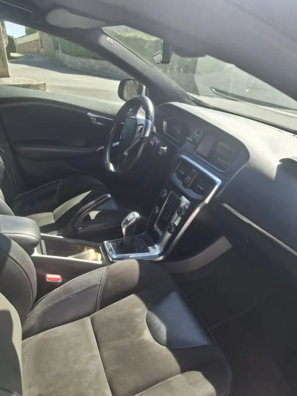 Volvo V40 1.6 D2 R-Design Momentum 2